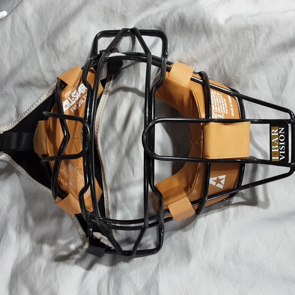 Baseball equipment - Picture 1 of 5